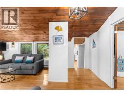 436 Hemlock Ave, Gabriola Island, BC V0R1X1 Photo 17