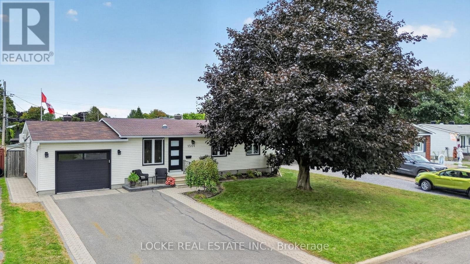 1501 QUEENSWOOD CRESCENT, Ottawa