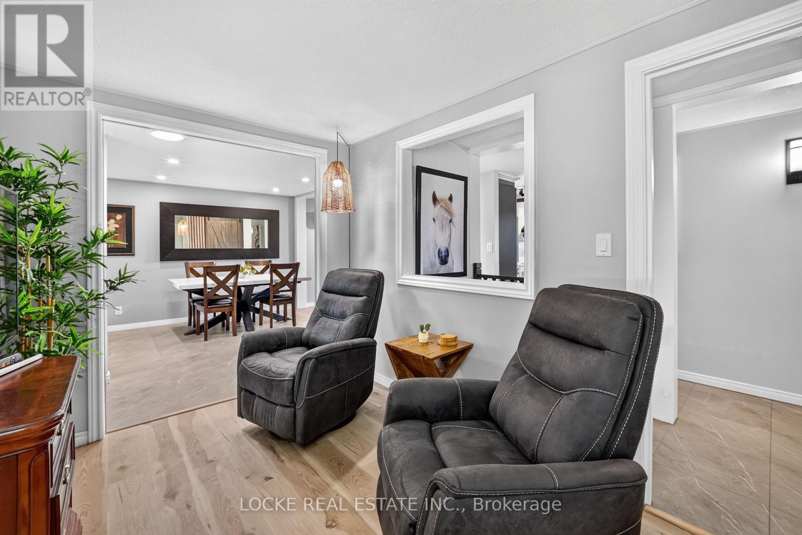 1501 QUEENSWOOD CRESCENT - Image 18