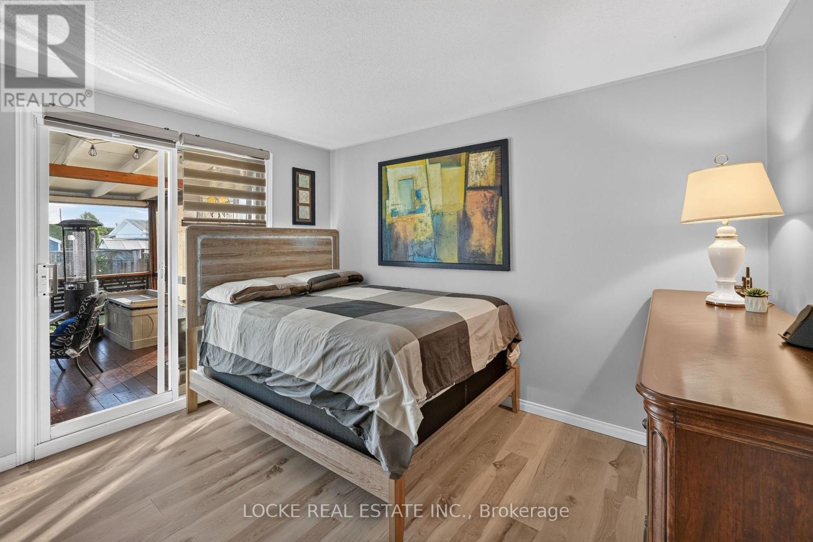 1501 QUEENSWOOD CRESCENT - Image 24