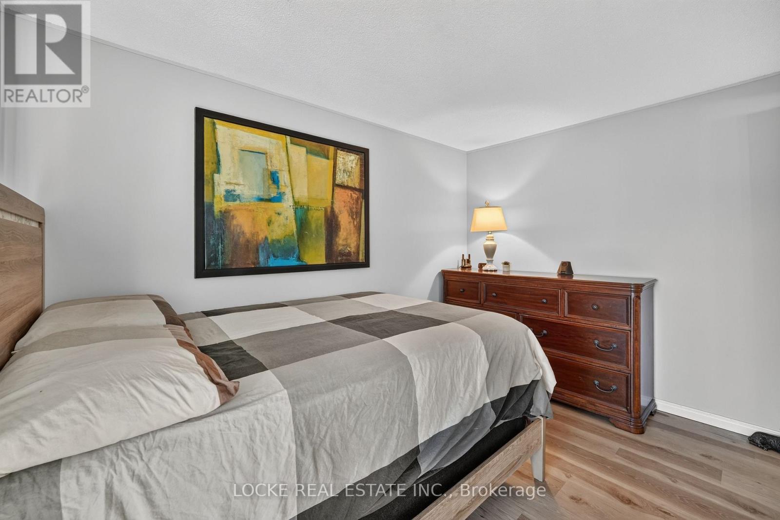 1501 QUEENSWOOD CRESCENT - Image 25