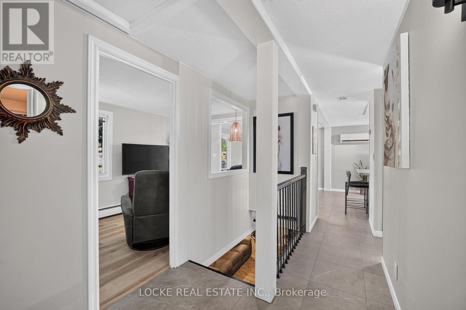 1501 QUEENSWOOD CRESCENT - Image 26