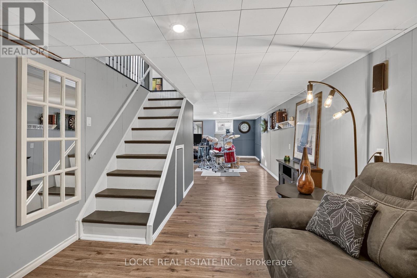 1501 QUEENSWOOD CRESCENT - Image 27