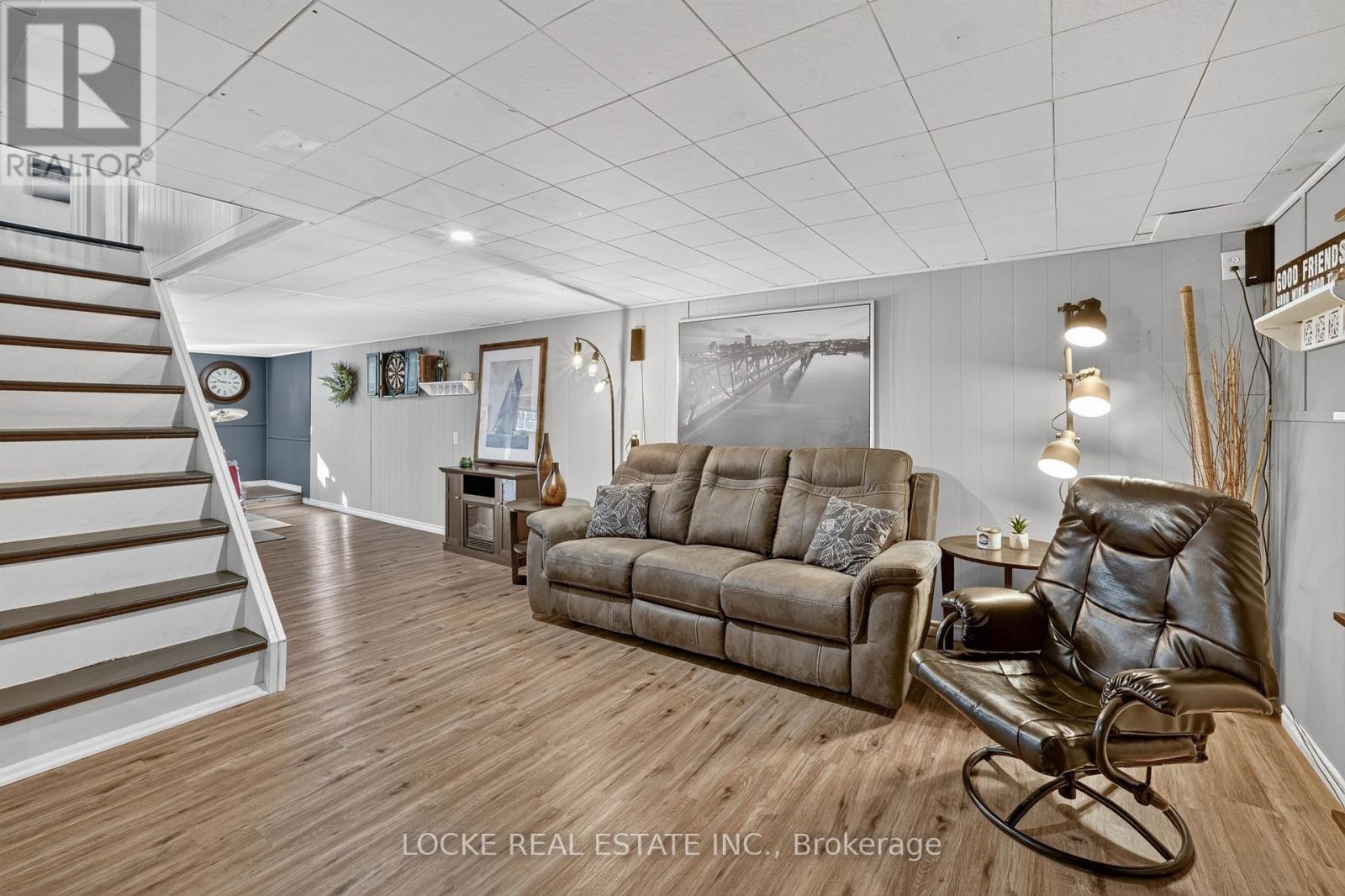 1501 QUEENSWOOD CRESCENT - Image 28