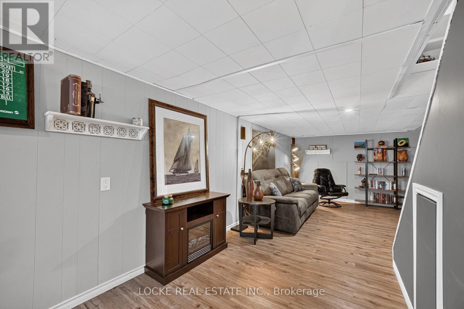 1501 QUEENSWOOD CRESCENT - Image 30