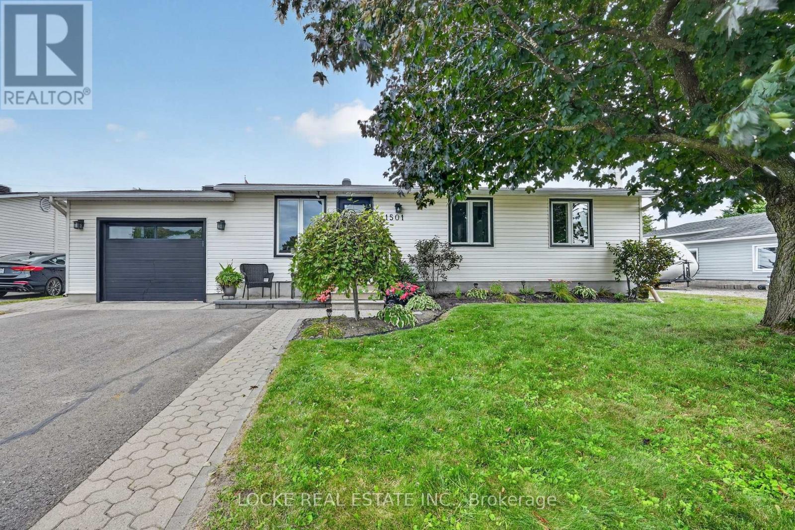 1501 QUEENSWOOD CRESCENT - Image 48