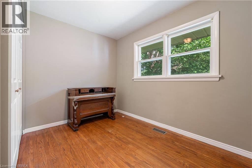 25 WAYNE Drive, Brantford — photo 12