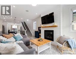 4pc Bathroom - 4629 72 Street Nw, Calgary, AB T3B2L3 Photo 6