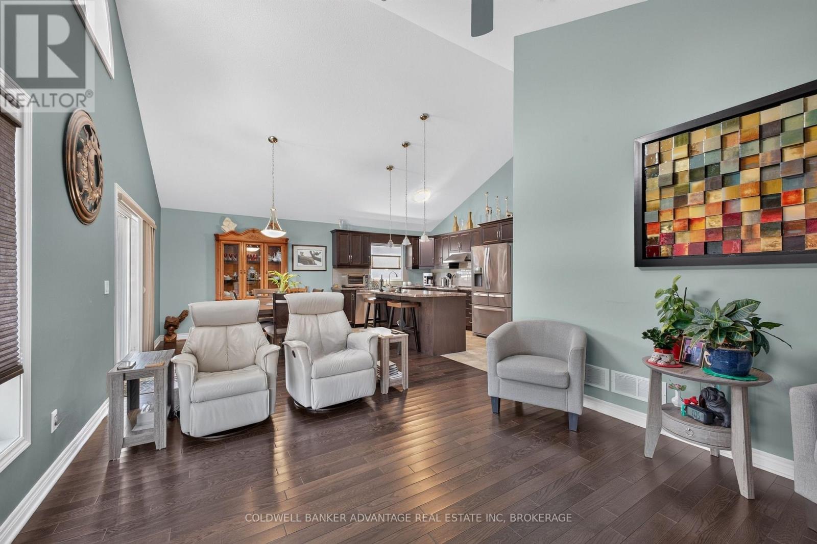 211 CLASSIC AVENUE, Welland (Lincoln/Crowland) — photo 12
