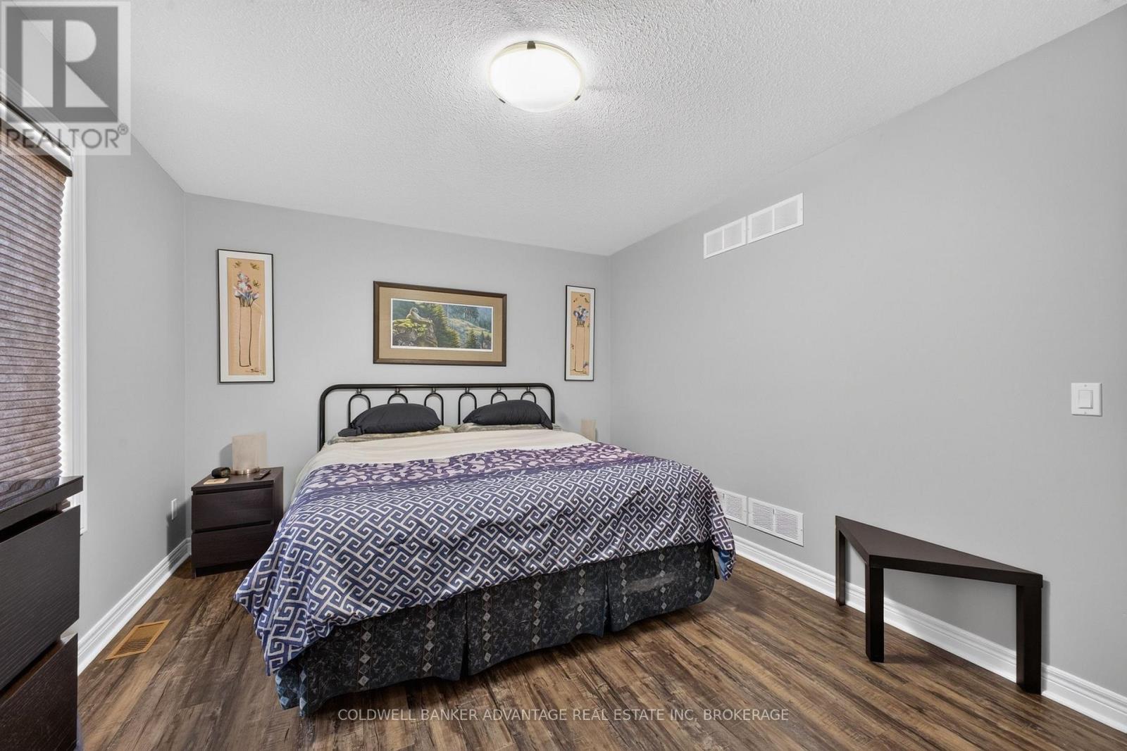 211 CLASSIC AVENUE - 15