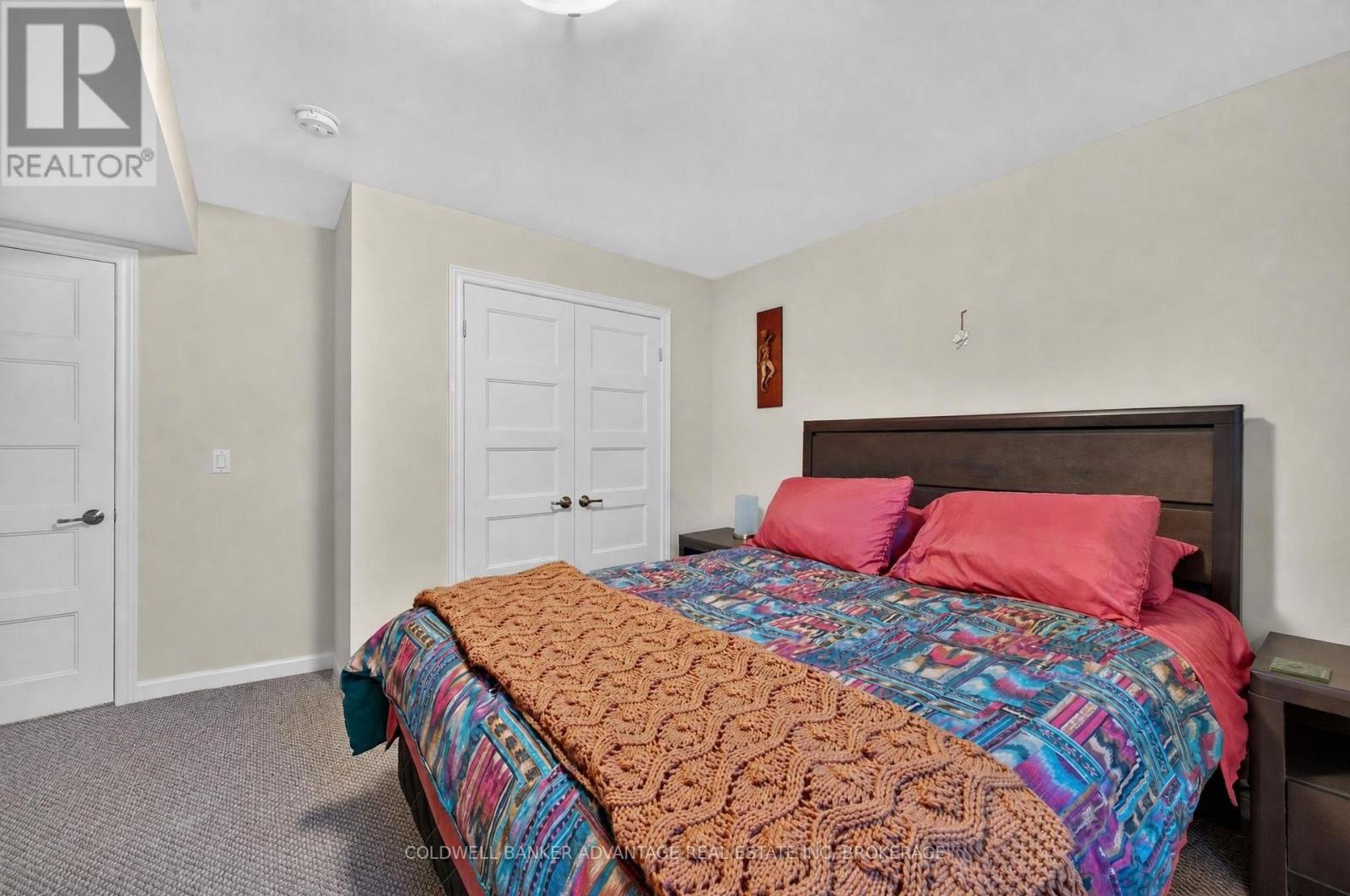 211 CLASSIC AVENUE - 21