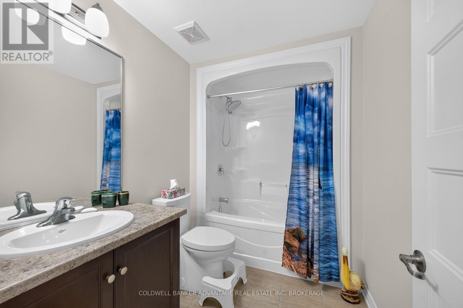 211 CLASSIC AVENUE - Image 22