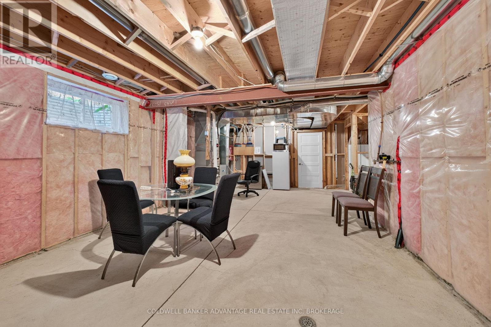 211 CLASSIC AVENUE - 27