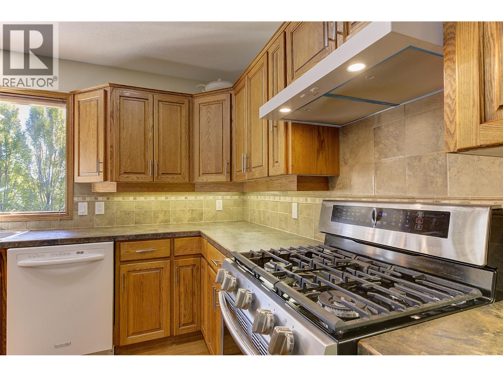  1385 Mountain Avenue, Kelowna