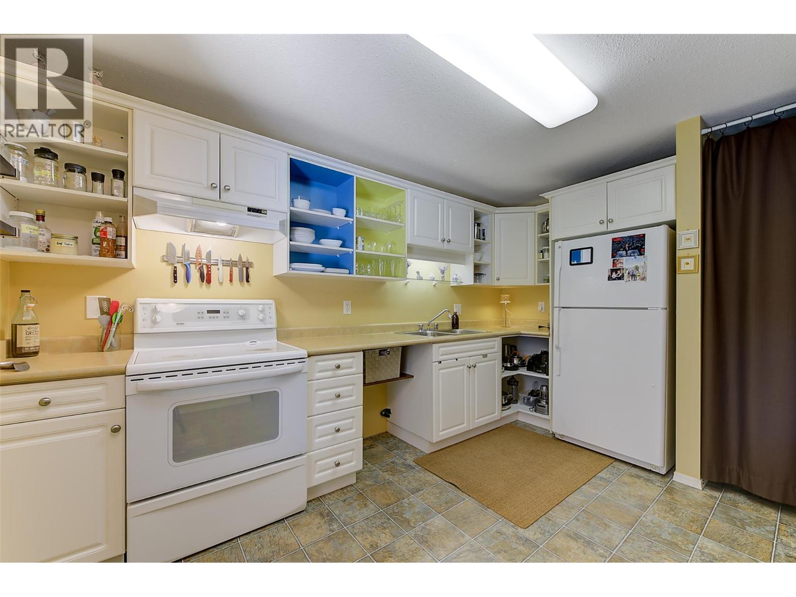  1385 Mountain Avenue, Kelowna