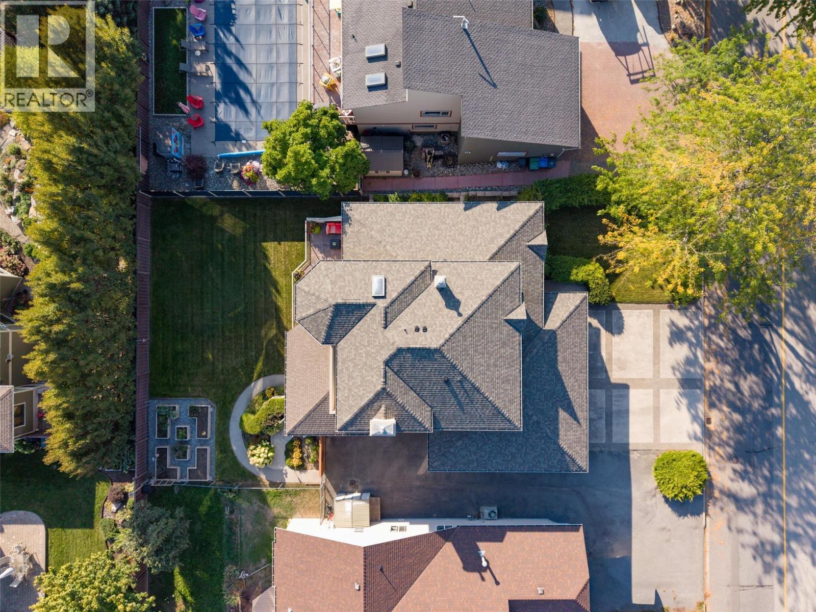  1385 Mountain Avenue, Kelowna