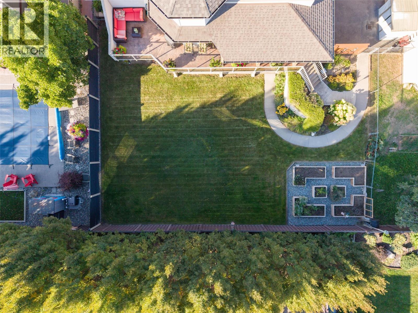  1385 Mountain Avenue, Kelowna