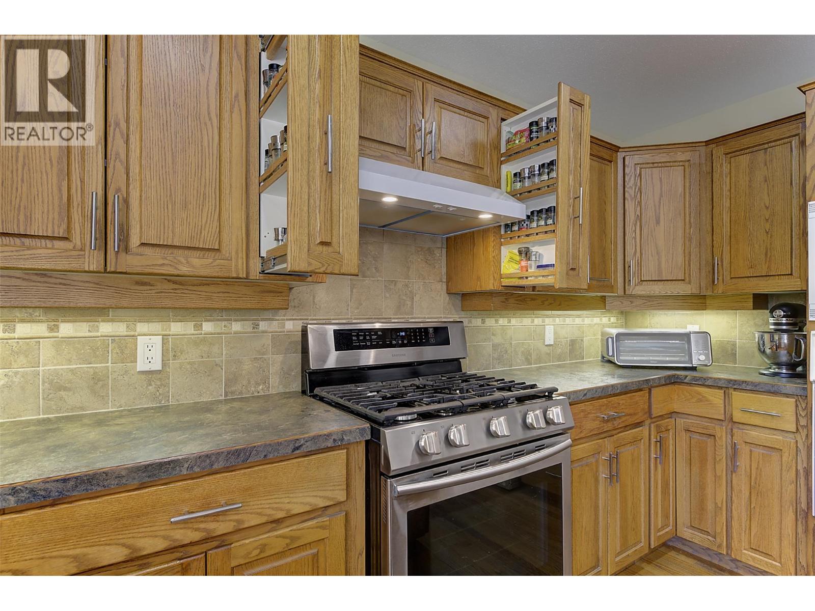  1385 Mountain Avenue, Kelowna