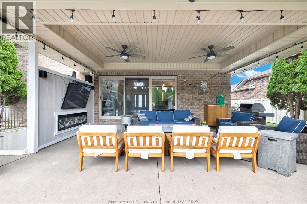 1371 MATTHEW CRESCENT - 32