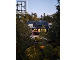 3912 Woodlands Pl, Saanich, BC V8N4J8 Photo 44