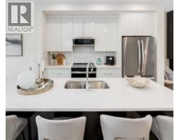 320 Edgefield Close - photo 4