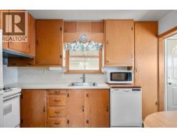 332 Third Street W, Cochrane, AB T4C1Z6 Photo 12