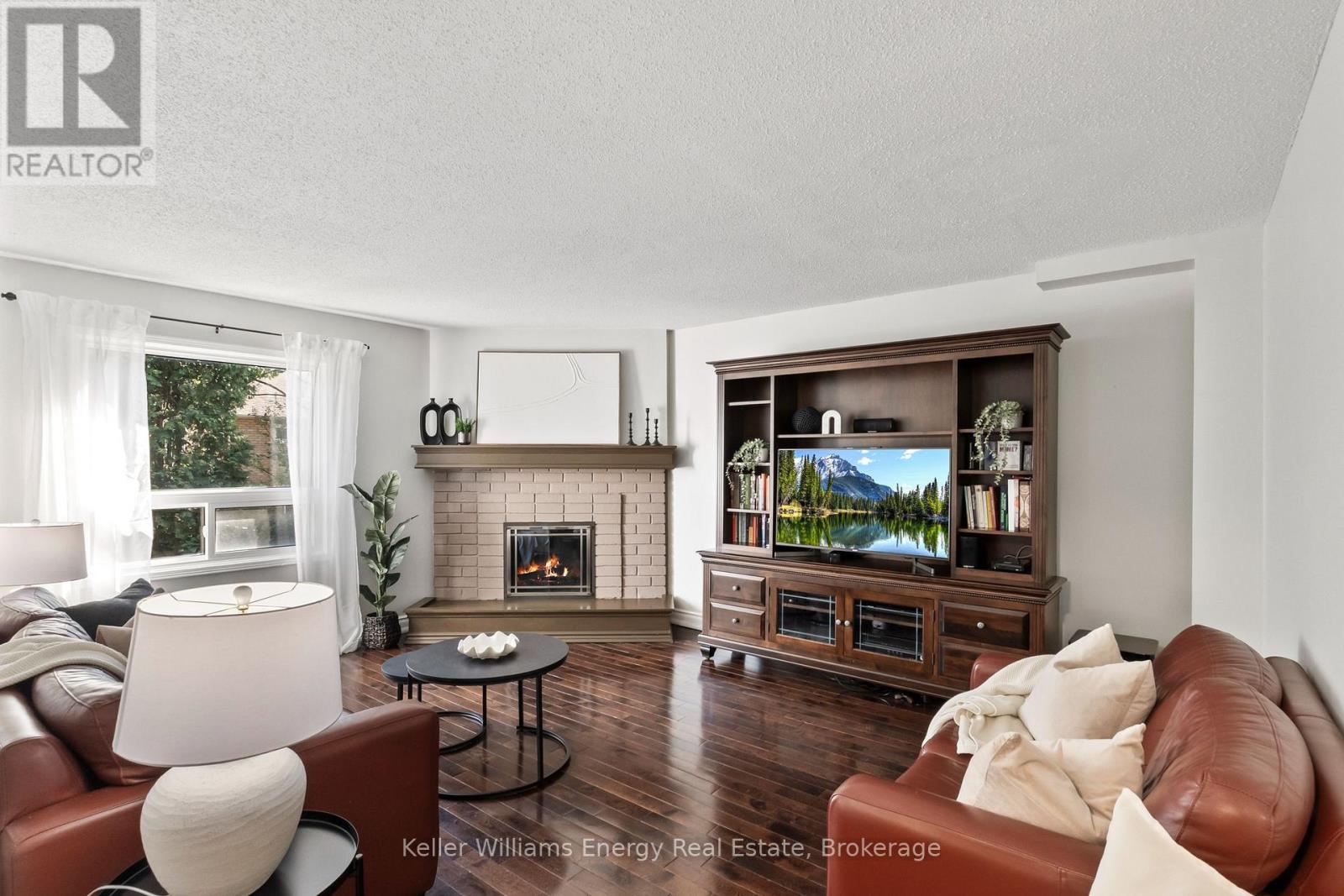 523 PALMTREE CRESCENT - 12