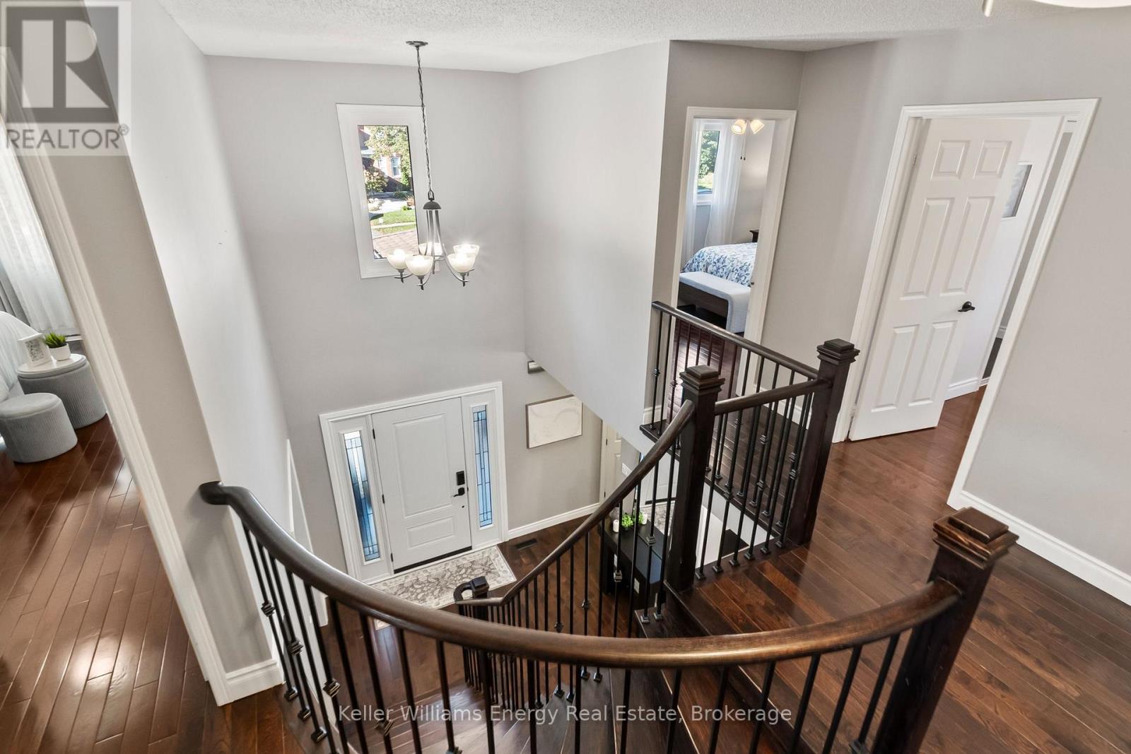 523 PALMTREE CRESCENT - 31