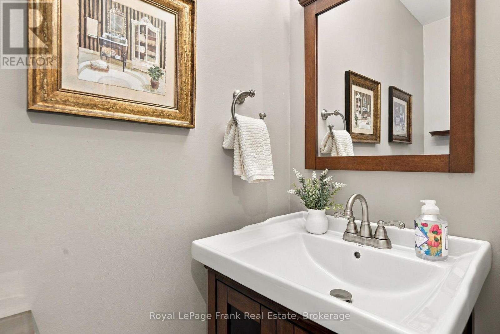 58 PARNELL CRESCENT - Image 32