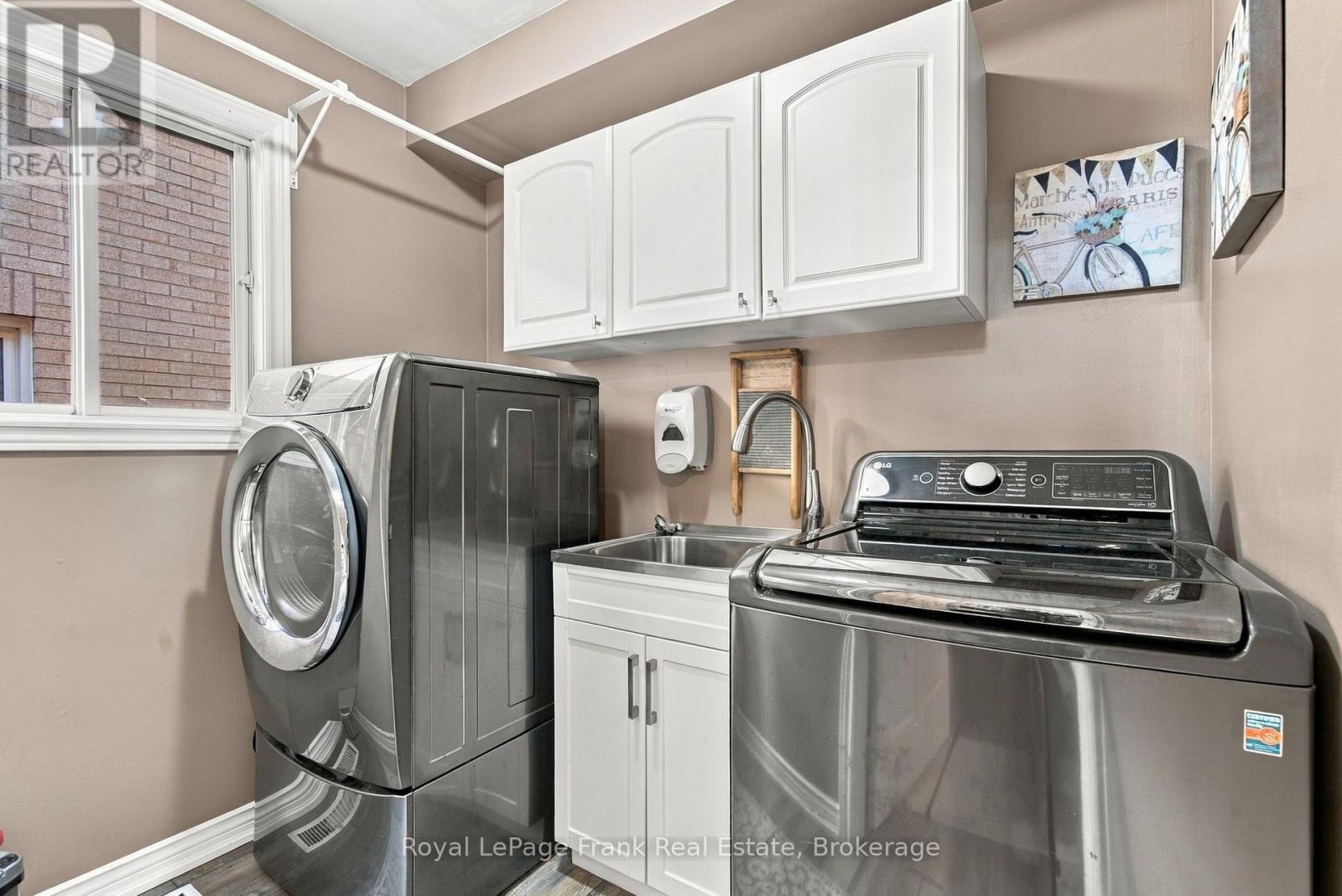 58 PARNELL CRESCENT - Image 33