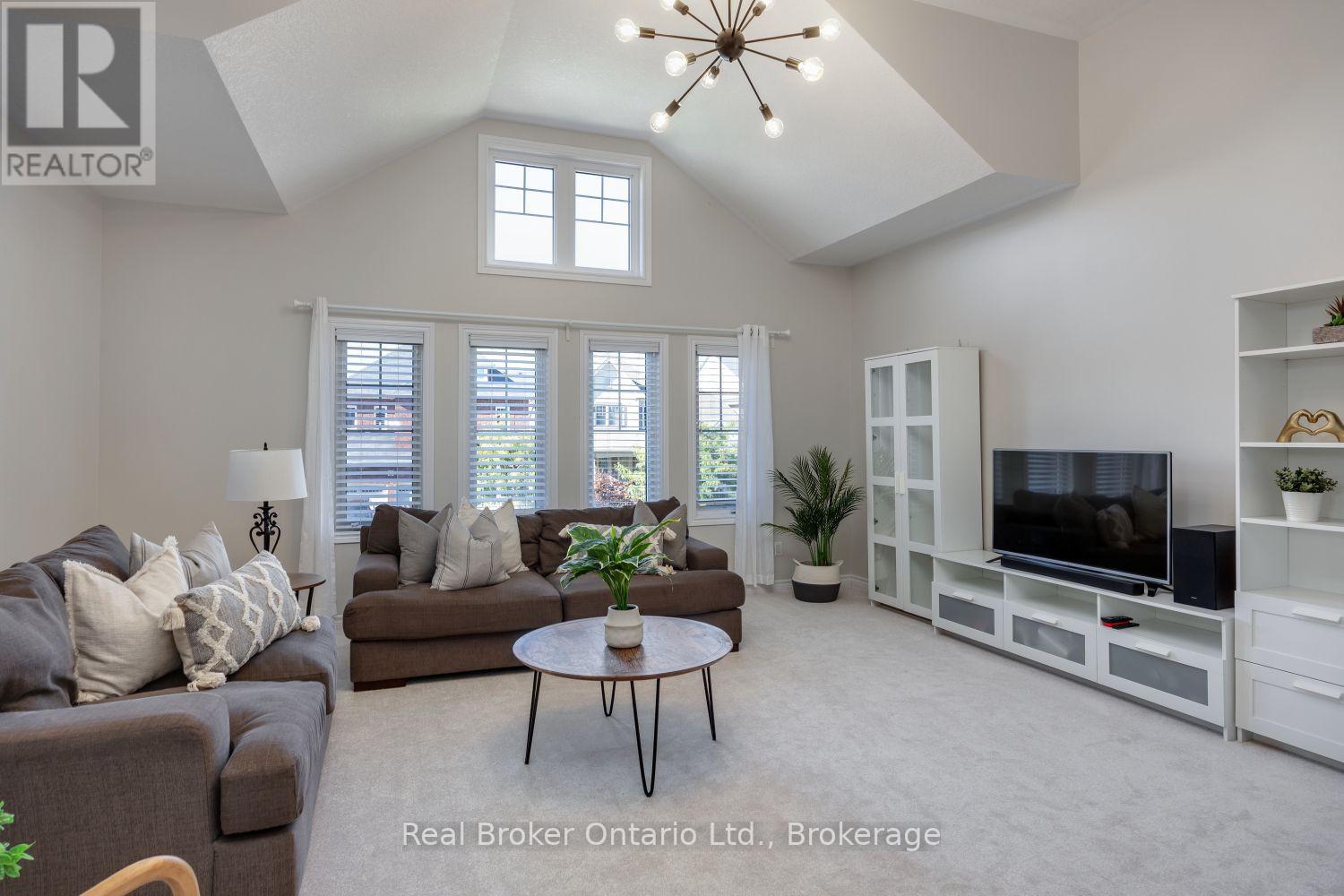 110 SUMERSFORD DRIVE - Image 23