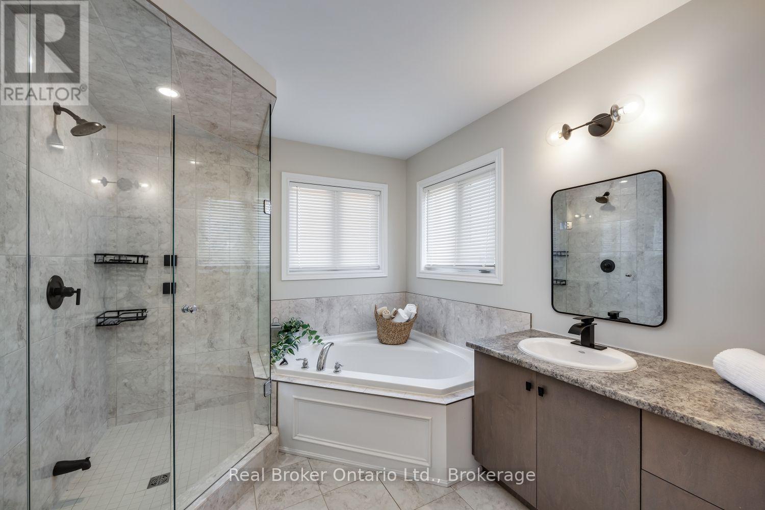110 SUMERSFORD DRIVE - Image 28