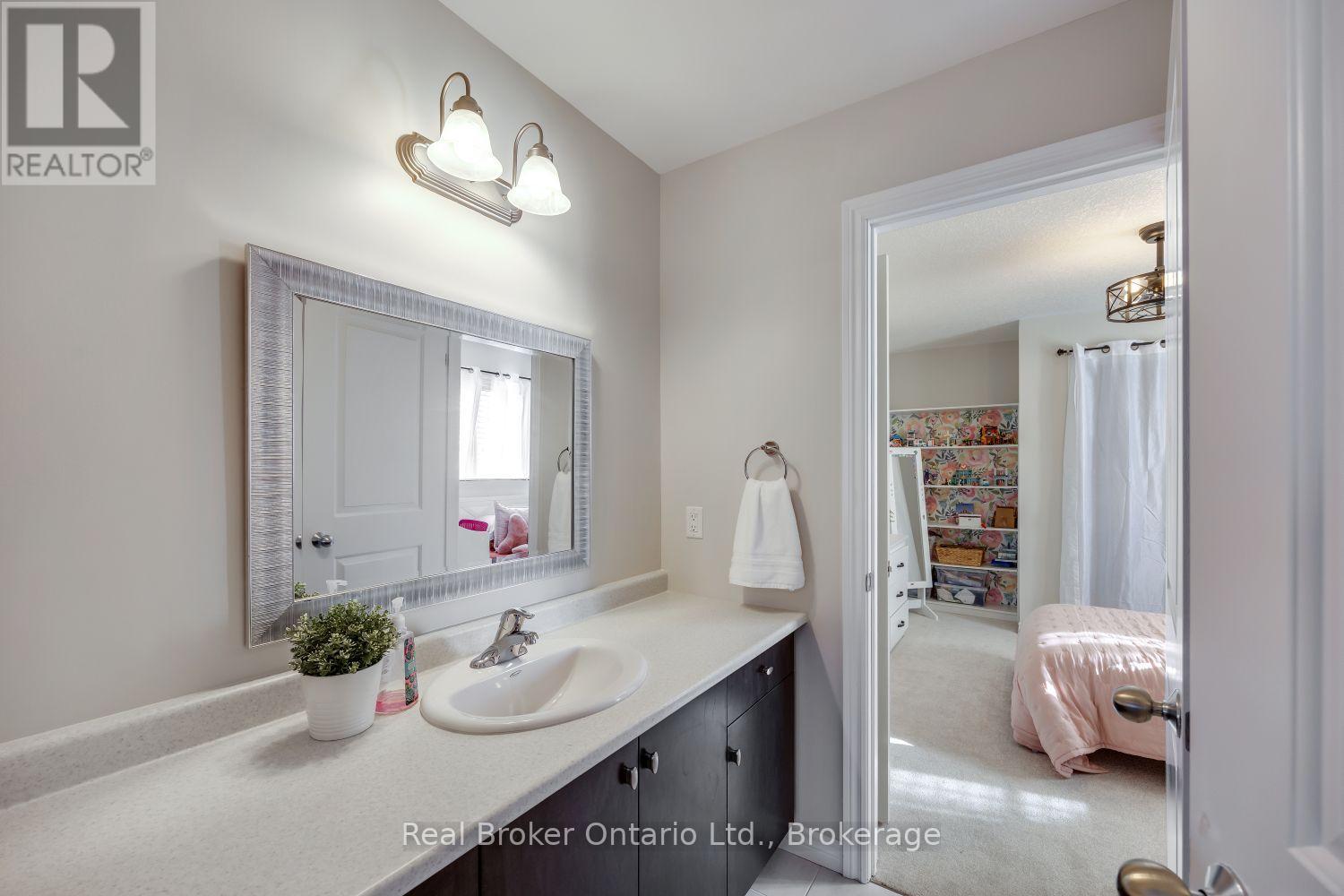 110 SUMERSFORD DRIVE - Image 30