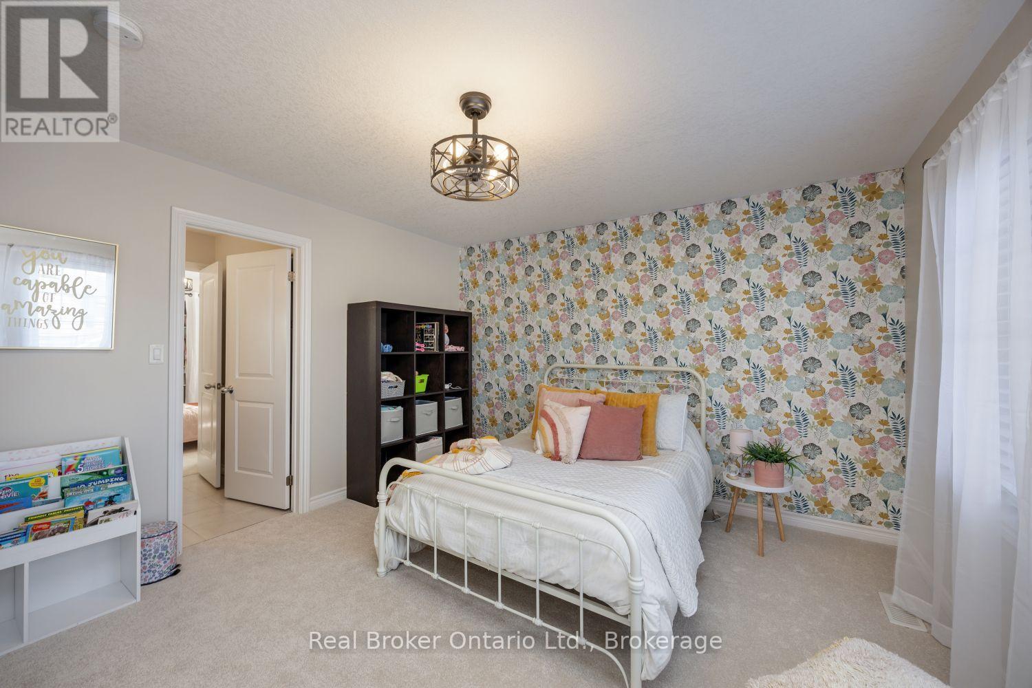 110 SUMERSFORD DRIVE - Image 31