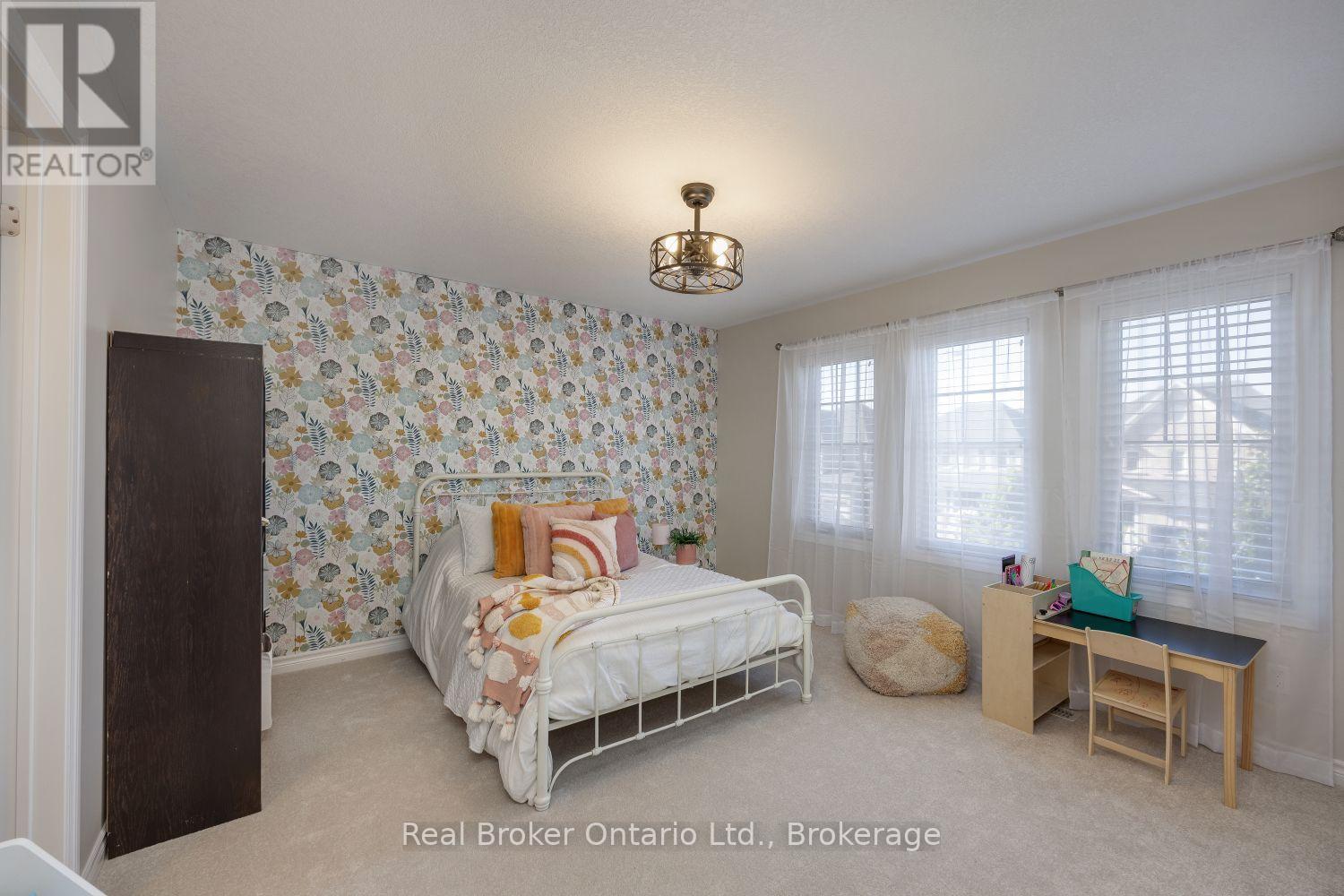 110 SUMERSFORD DRIVE - Image 32