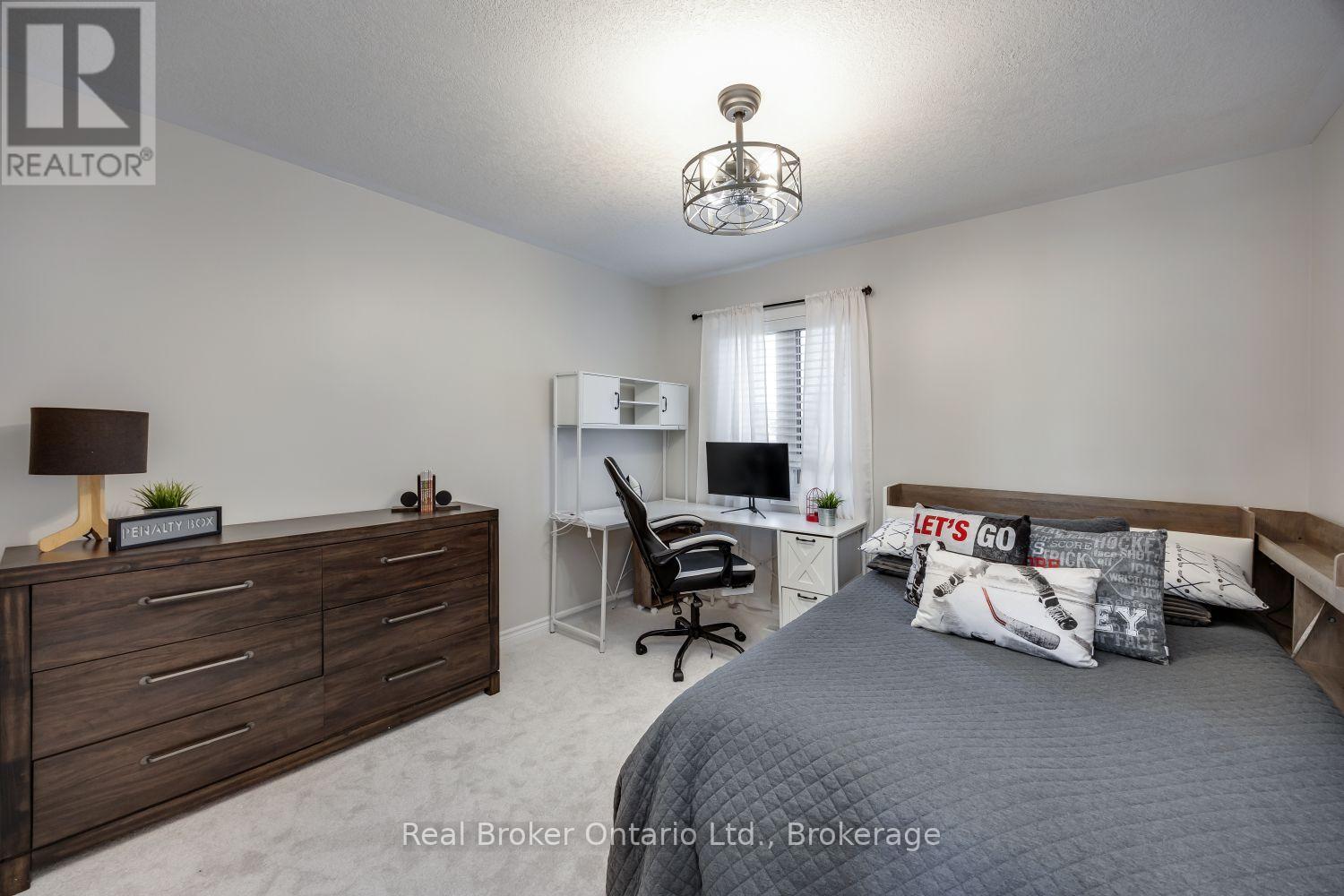 110 SUMERSFORD DRIVE - Image 33