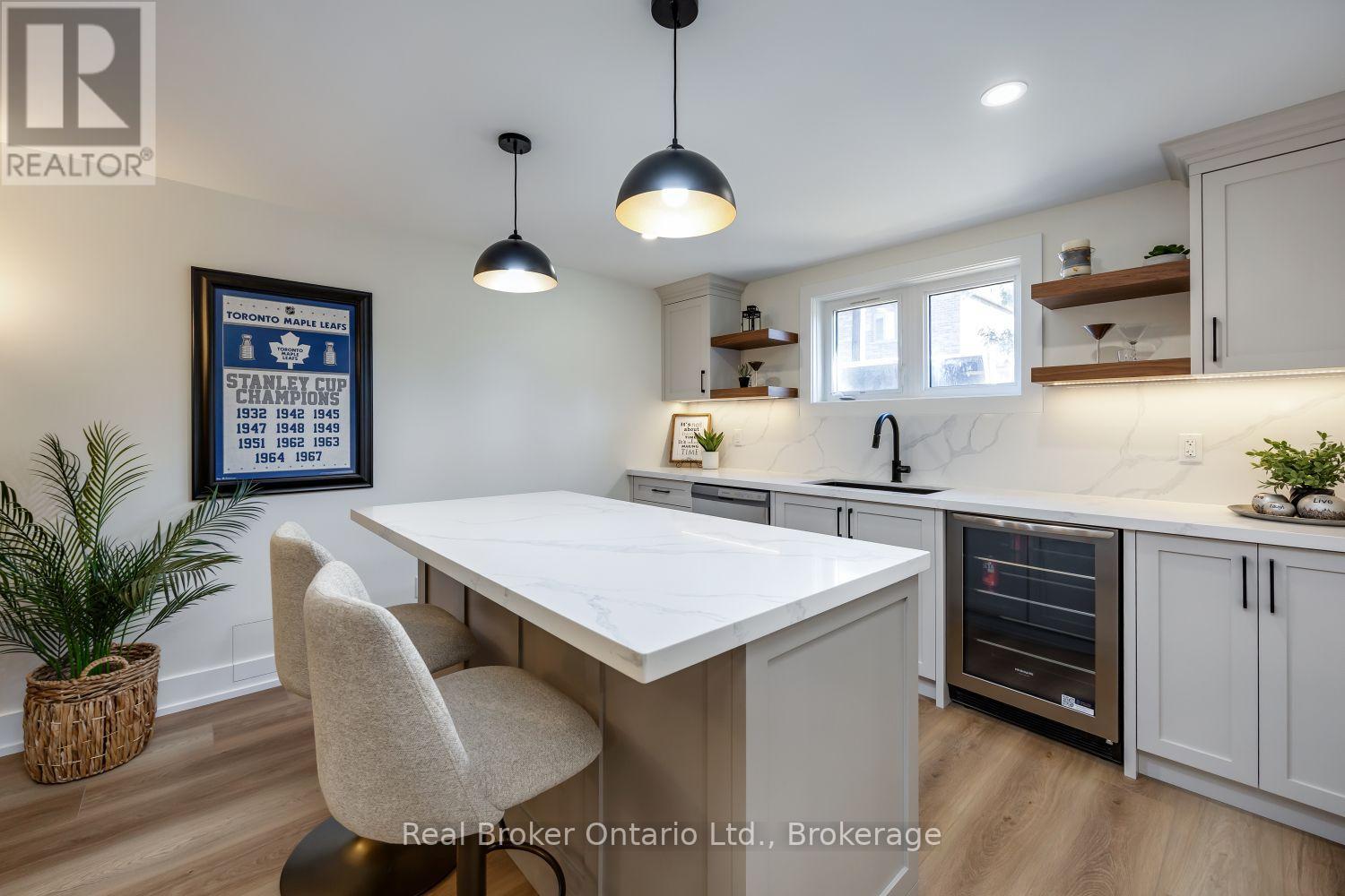 110 SUMERSFORD DRIVE - Image 38