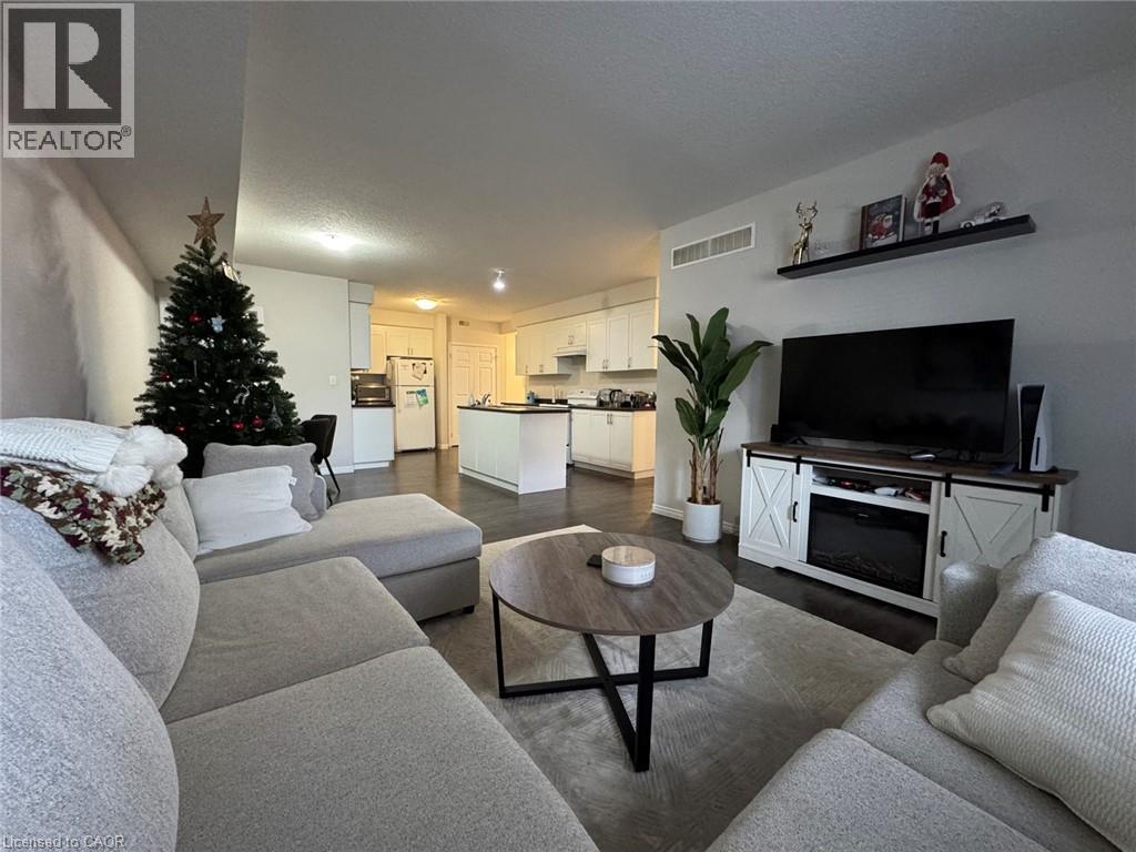 205 RACHEL Crescent Unit# B, Kitchener — photo 4