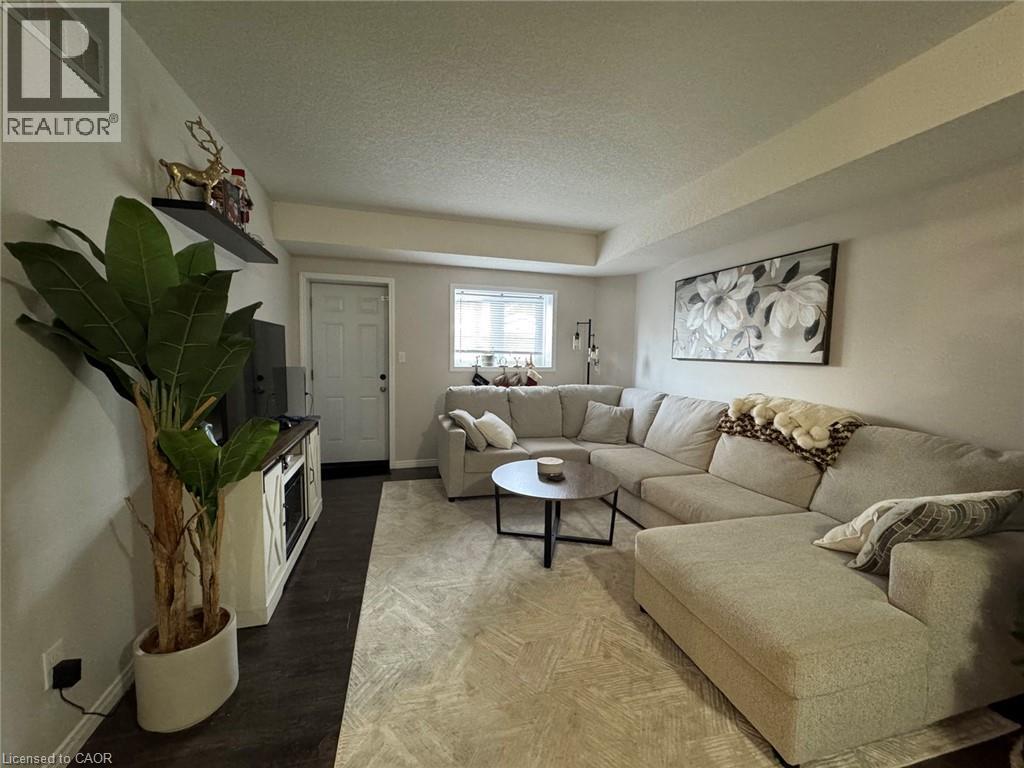 205 RACHEL Crescent Unit# B, Kitchener — photo 7