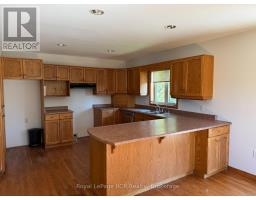 Dining room - 105 Maple Grove Lane, Georgian Bluffs, ON N4K0G2 Photo 6