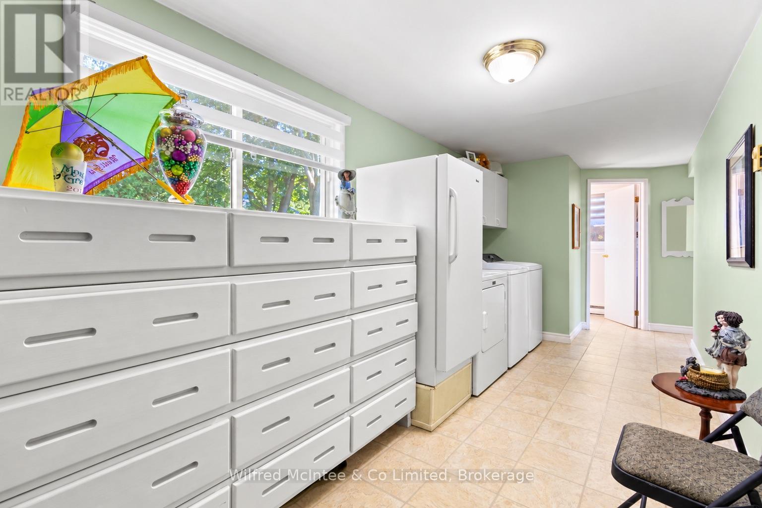 298 ALBERT STREET S - Image 38