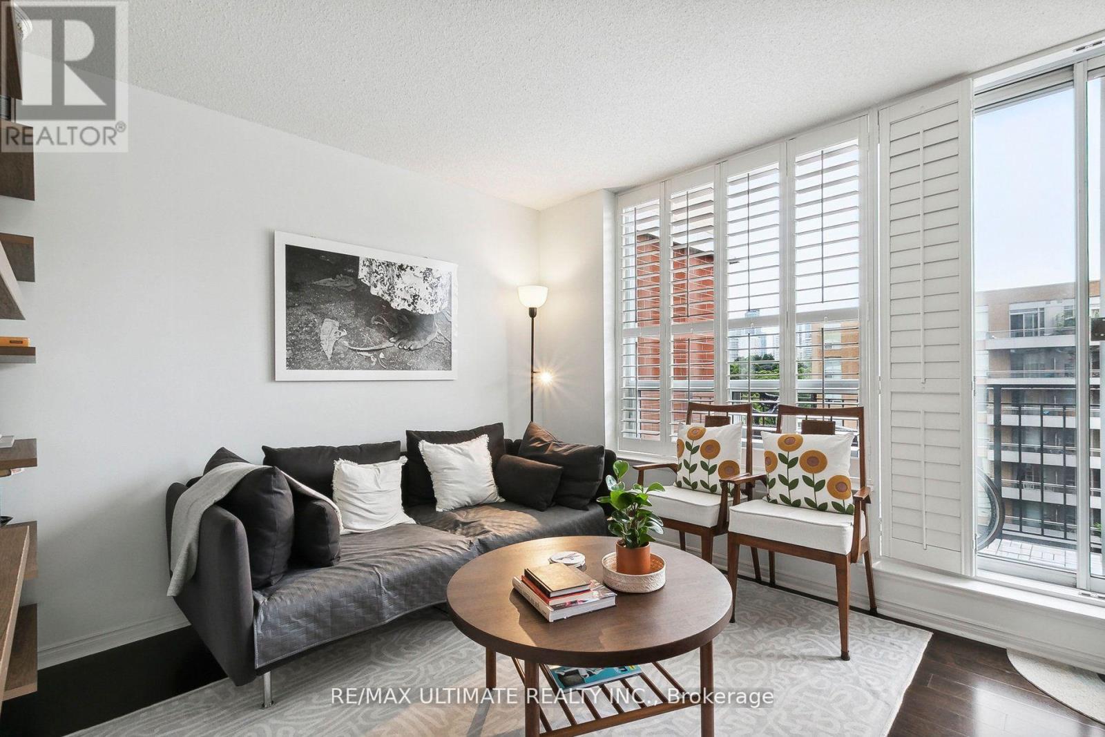 #PH14 300 BALLIOL STREET - 10