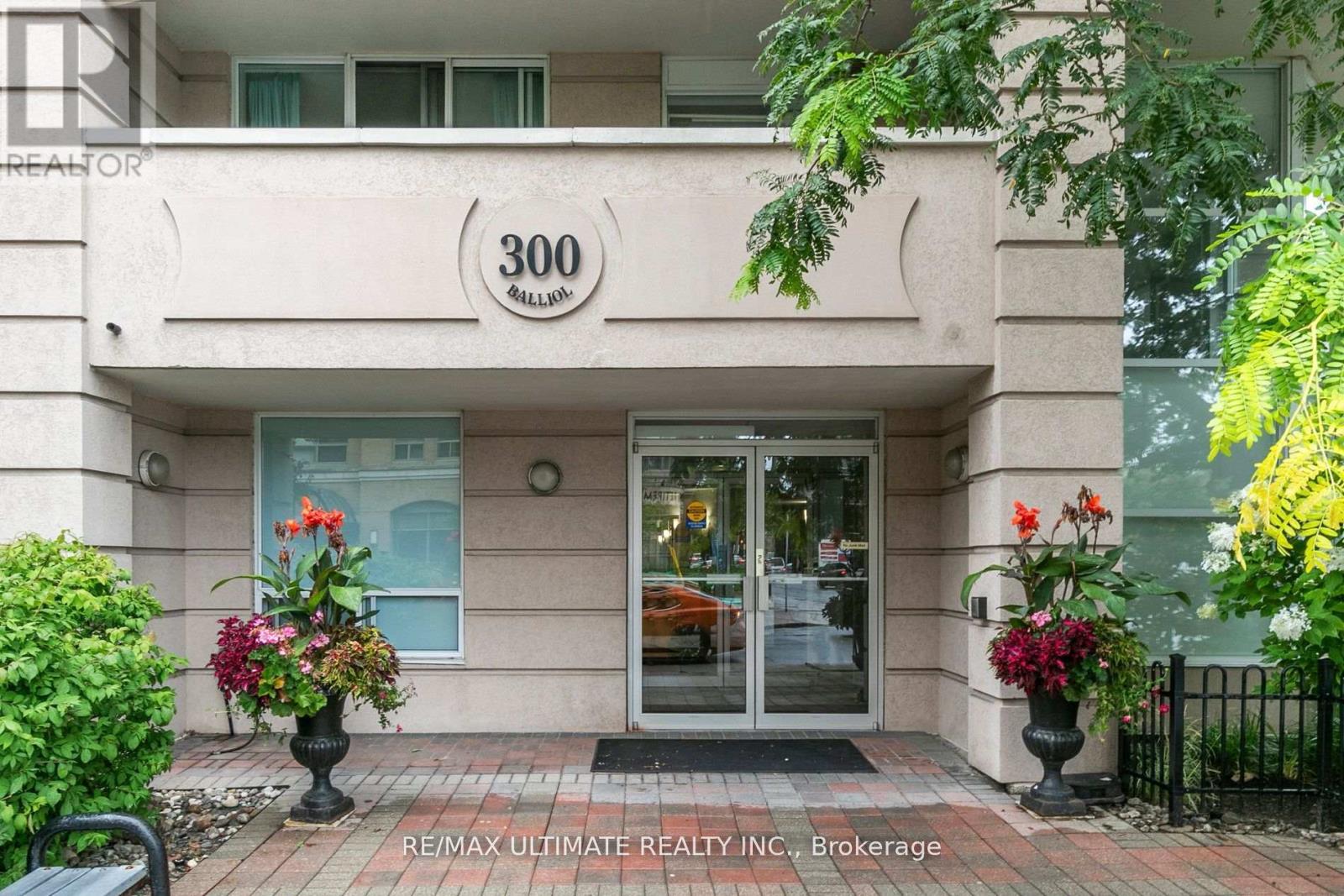 #PH14 300 BALLIOL STREET - 2