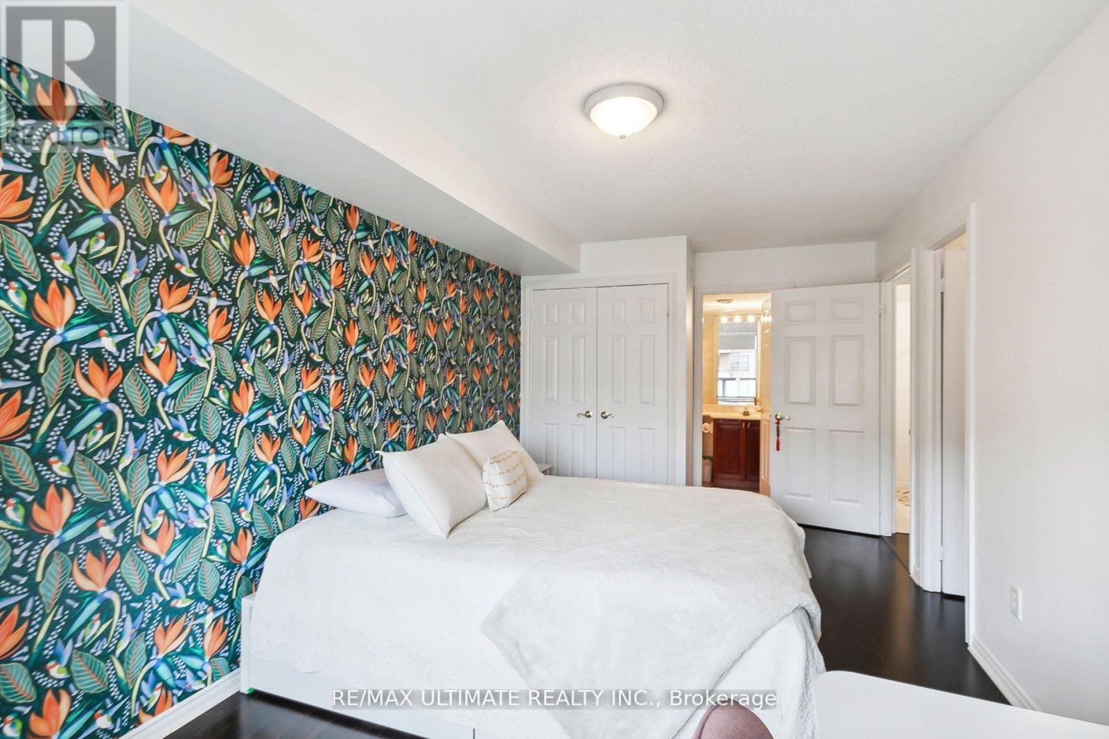 #PH14 300 BALLIOL STREET - 21