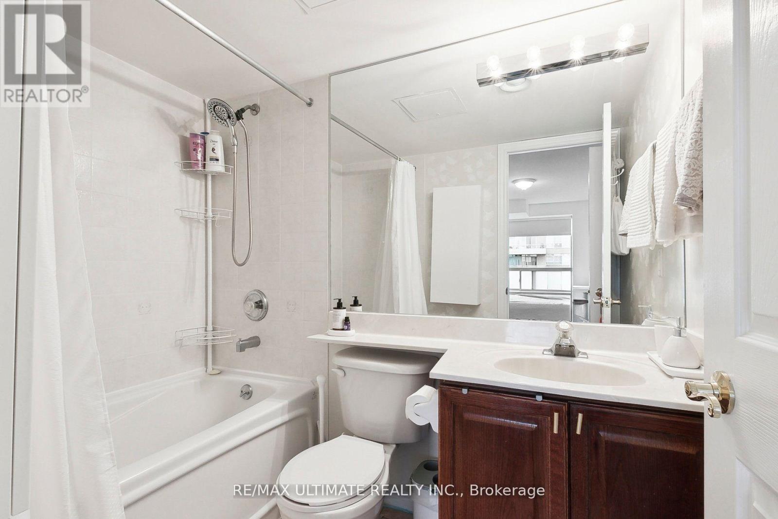 #PH14 300 BALLIOL STREET - 24