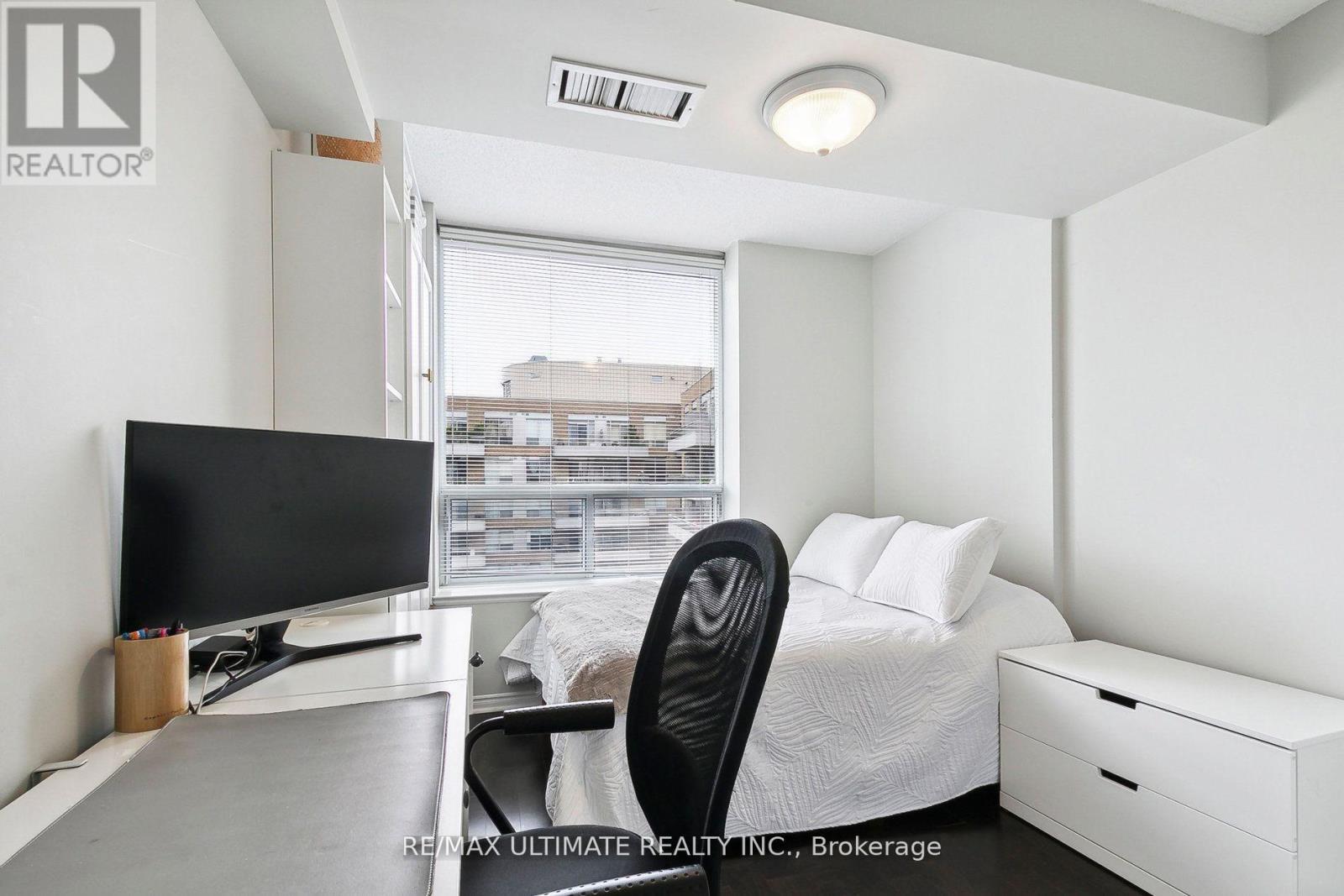 #PH14 300 BALLIOL STREET - 26