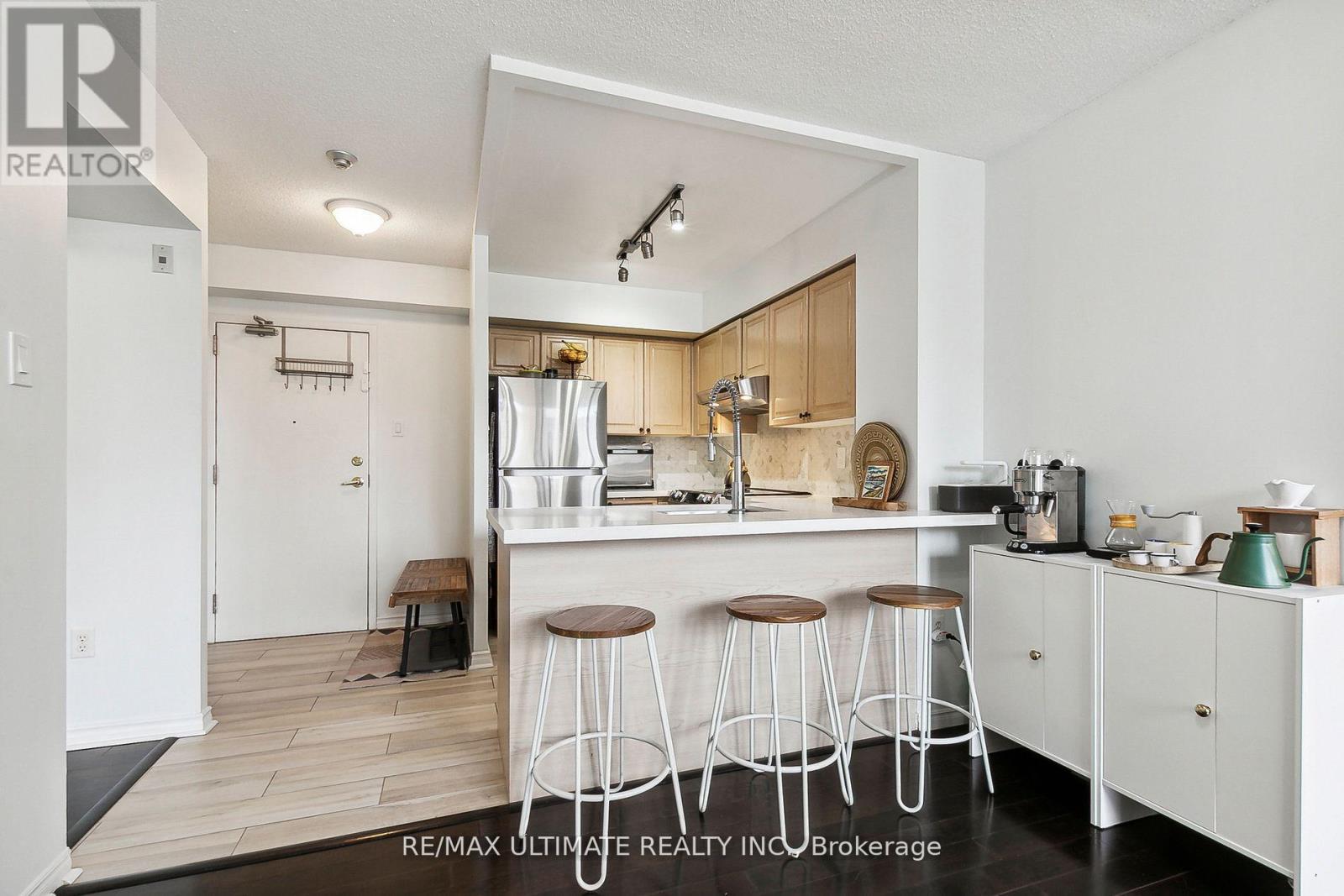 #PH14 300 BALLIOL STREET - 4