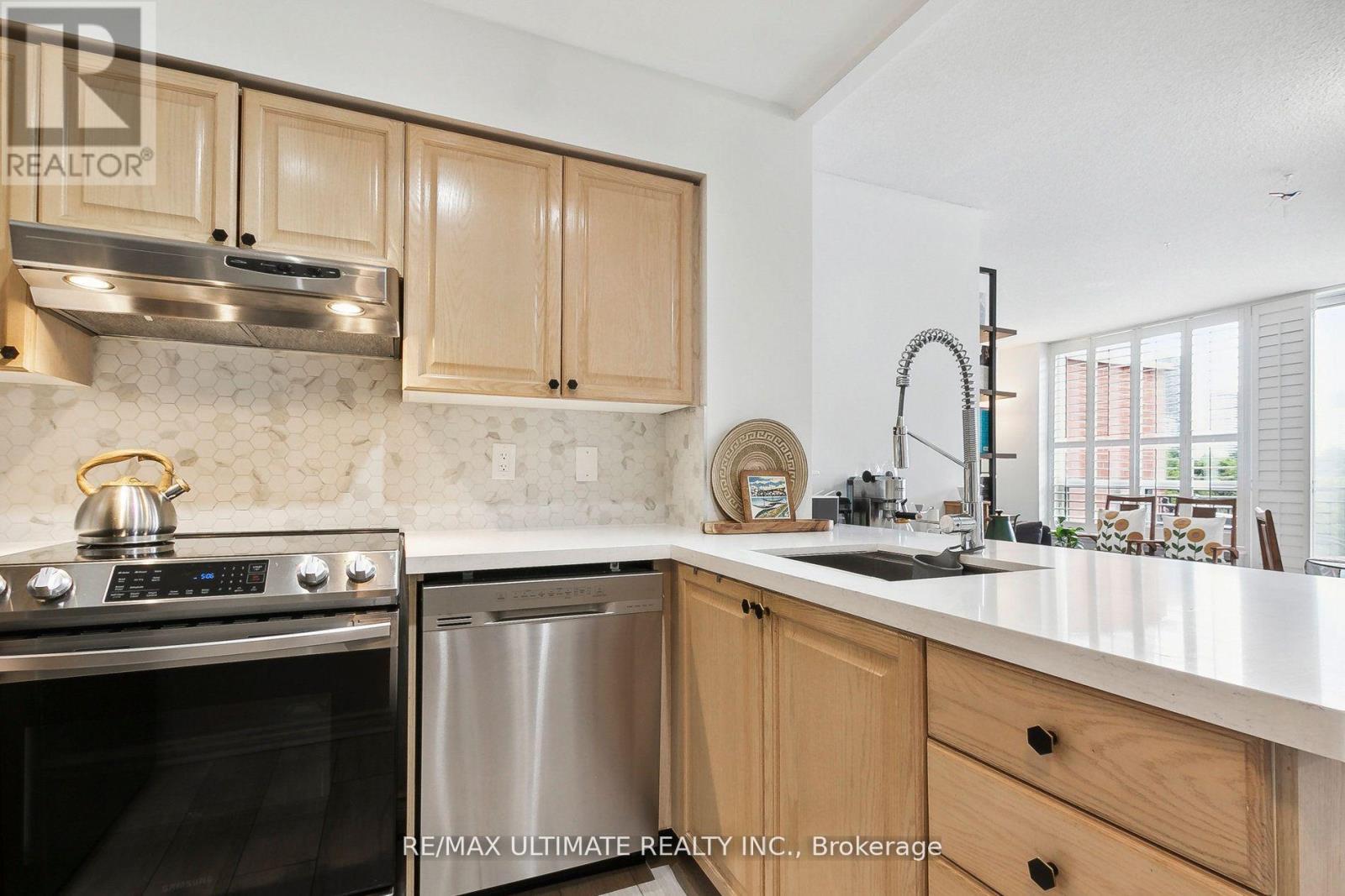 #PH14 300 BALLIOL STREET - 5