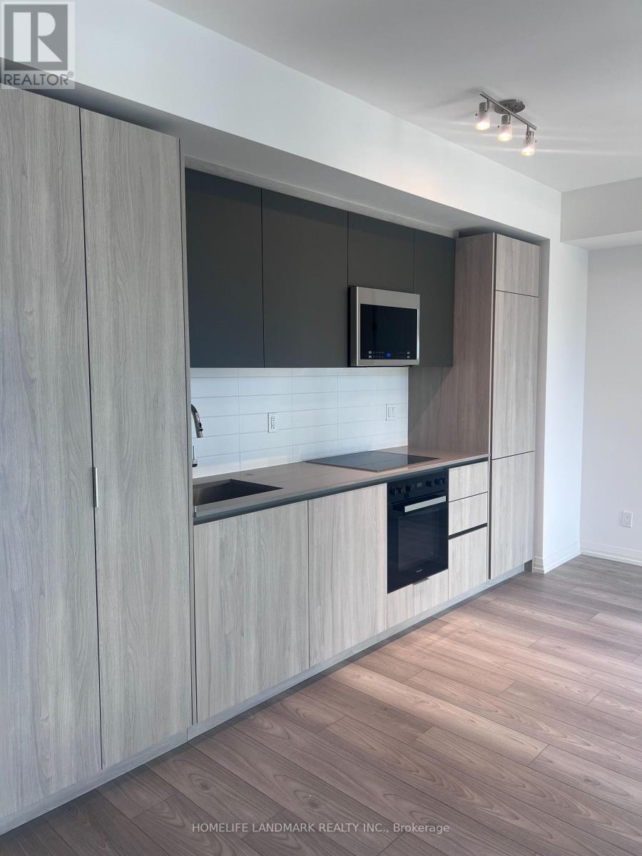 Photo of 400 King West Street