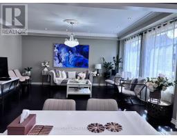 Family room - 2410 Bridle Road, Oshawa, ON L1L0E1 Photo 6